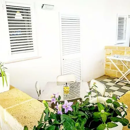 招待所 Lu Salentu